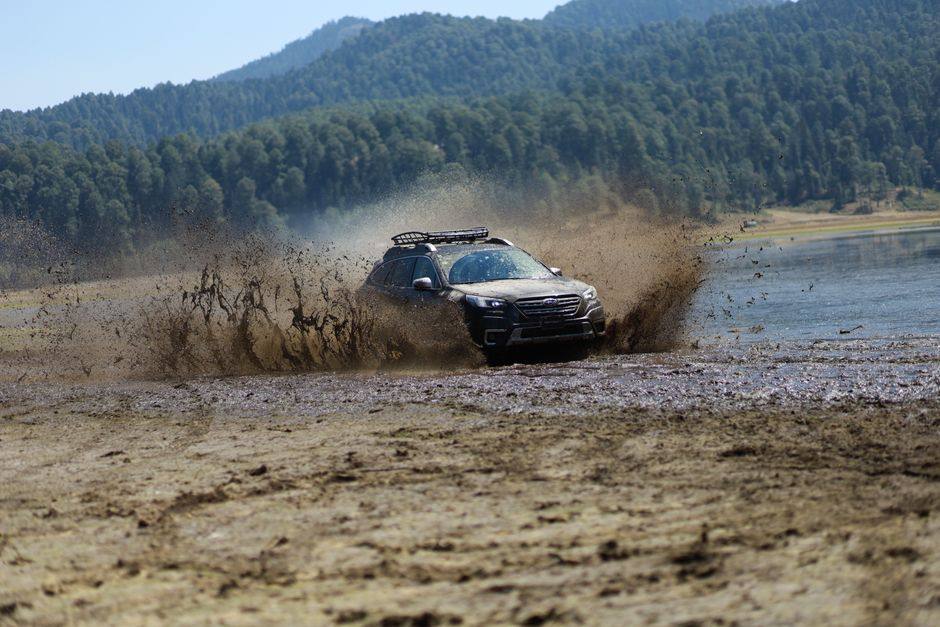 2017 Subaru Outback 2.5i · Photo 2